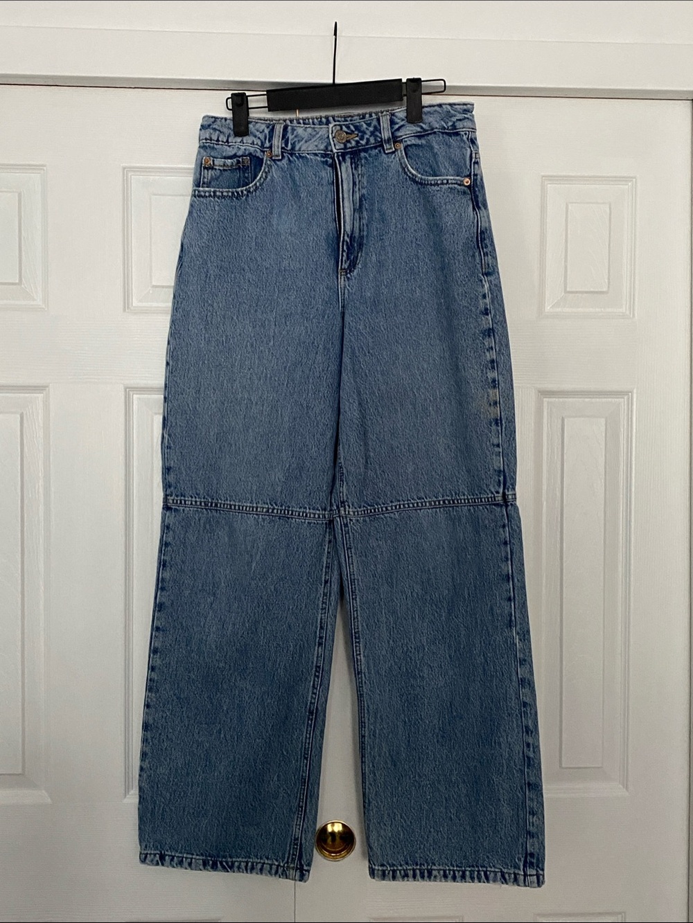 Classic High-Waist Wide-Leg Women's Jeans in Light Blue